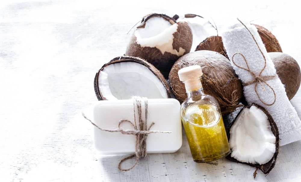 4 Benefits of Coconut Oil for Hair Growth